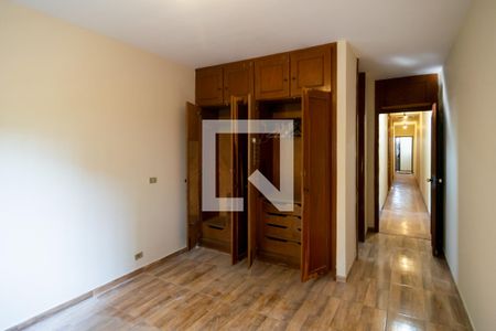 Casa à venda com 200m², 4 quartos e 2 vagas Casa à venda com 200m², 4 quartos e 2 vagasQuarto 3 - Suíte