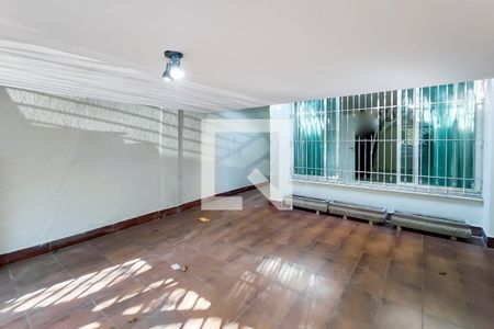 Casa à venda com 200m², 4 quartos e 2 vagas Casa à venda com 200m², 4 quartos e 2 vagasGaragem