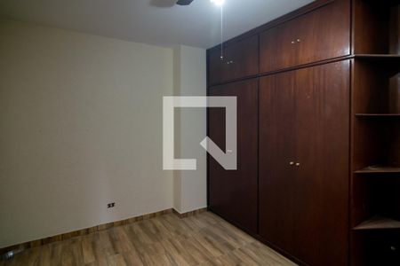 Casa à venda com 200m², 4 quartos e 2 vagas Casa à venda com 200m², 4 quartos e 2 vagasQuarto 4 - Suíte