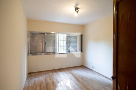 Casa à venda com 200m², 4 quartos e 2 vagas Casa à venda com 200m², 4 quartos e 2 vagasQuarto 3 - Suíte