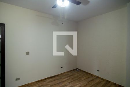 Casa à venda com 200m², 4 quartos e 2 vagas Casa à venda com 200m², 4 quartos e 2 vagasQuarto 4 - Suíte