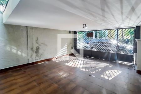 Casa à venda com 200m², 4 quartos e 2 vagas Casa à venda com 200m², 4 quartos e 2 vagasGaragem