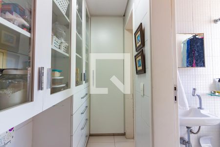 Apartamento à venda com 187m², 3 quartos e 3 vagas Apartamento à venda com 187m², 3 quartos e 3 vagasDespensa