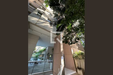 Apartamento à venda com 187m², 3 quartos e 3 vagas Apartamento à venda com 187m², 3 quartos e 3 vagasFachada