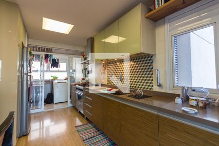 Apartamento à venda com 187m², 3 quartos e 3 vagas Apartamento à venda com 187m², 3 quartos e 3 vagasCozinha