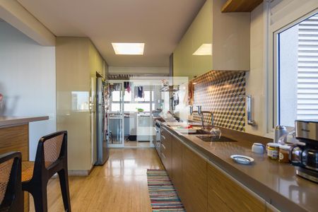 Apartamento à venda com 187m², 3 quartos e 3 vagas Apartamento à venda com 187m², 3 quartos e 3 vagasCozinha