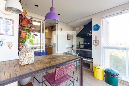 Apartamento à venda com 187m², 3 quartos e 3 vagas Apartamento à venda com 187m², 3 quartos e 3 vagasVaranda gourmet