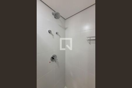 Banheiro de kitnet/studio para alugar com 1 quarto, 24m² em Paraíso, São Paulo