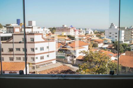 Vista da Sala de apartamento para alugar com 2 quartos, 54m² em Alvorada, Contagem