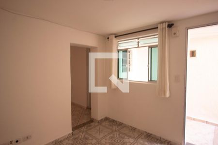 sala de casa para alugar com 2 quartos, 70m² em Vila Osasco, Osasco