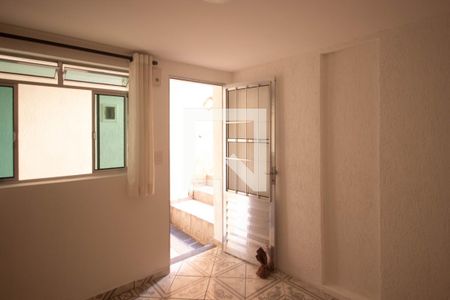 sala de casa para alugar com 2 quartos, 70m² em Vila Osasco, Osasco