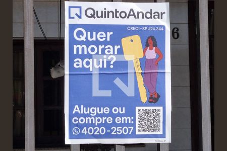 Casa à venda com 160m², 2 quartos e 3 vagas Casa à venda com 160m², 2 quartos e 3 vagasPlaquinha instalada no portão do imóvel