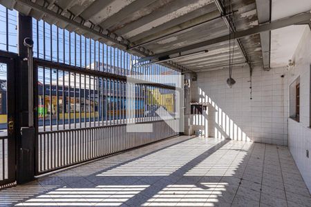 Casa à venda com 160m², 2 quartos e 3 vagas Casa à venda com 160m², 2 quartos e 3 vagasGaragem