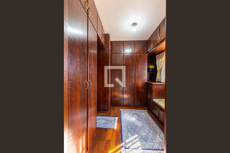 Casa à venda com 160m², 2 quartos e 3 vagas Casa à venda com 160m², 2 quartos e 3 vagasCloset da Suite 2