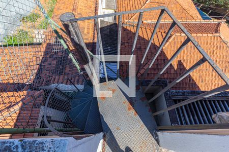 Casa à venda com 160m², 2 quartos e 3 vagas Casa à venda com 160m², 2 quartos e 3 vagasEscada Terraço