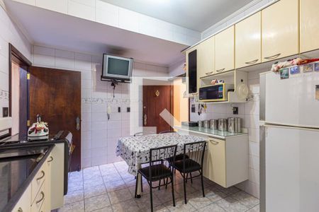 Casa à venda com 160m², 2 quartos e 3 vagas Casa à venda com 160m², 2 quartos e 3 vagasCozinha