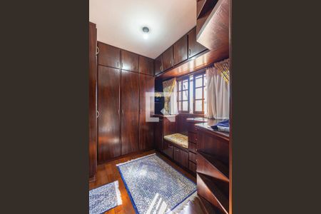 Casa à venda com 160m², 2 quartos e 3 vagas Casa à venda com 160m², 2 quartos e 3 vagasCloset da Suite 2