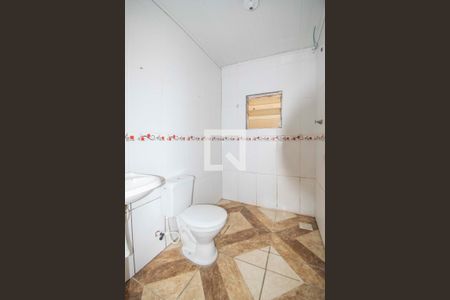 Banheiro de casa à venda com 3 quartos, 300m² em Mathias Velho, Canoas