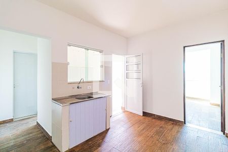 Cozinha de apartamento para alugar com 2 quartos, 60m² em Cidade dos Bandeirantes, São Paulo