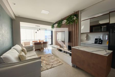 Sala/Varanda de apartamento à venda com 3 quartos, 83m² em Vila Osasco, Osasco