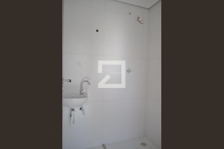 Banheiro de apartamento à venda com 1 quarto, 24m² em Vila Mazzei, São Paulo