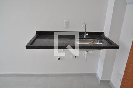 Cozinha de apartamento à venda com 1 quarto, 24m² em Vila Mazzei, São Paulo