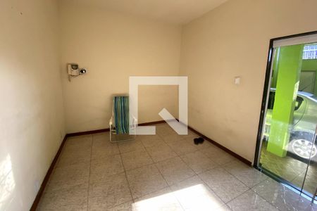 Sala de casa para alugar com 2 quartos, 90m² em Vila São Luís, Duque de Caxias