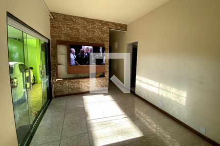 Sala de casa para alugar com 2 quartos, 90m² em Vila São Luís, Duque de Caxias