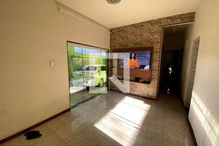 Sala de casa para alugar com 2 quartos, 90m² em Vila São Luís, Duque de Caxias