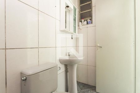 Banheiro suite de apartamento à venda com 1 quarto, 36m² em Protássio Alves, Porto Alegre