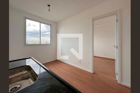 Sala/Cozinha de apartamento para alugar com 1 quarto, 24m² em Santo Amaro, São Paulo