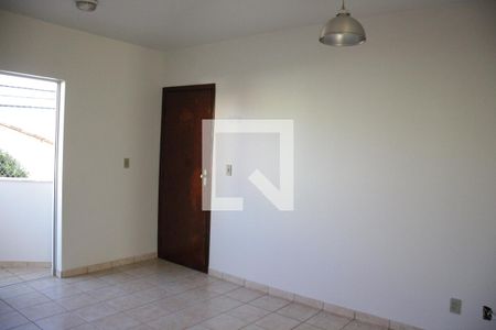 Sala de apartamento para alugar com 3 quartos, 79m² em Santa Mônica, Uberlândia