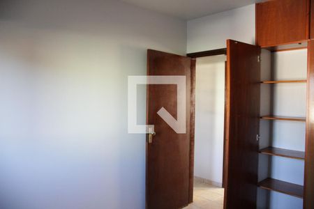 Quarto 2 de apartamento para alugar com 3 quartos, 79m² em Santa Mônica, Uberlândia