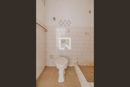 Banheiro de kitnet/studio à venda com 1 quarto, 29m² em Farroupilha, Porto Alegre