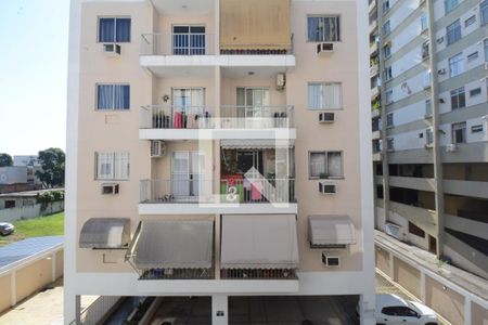 Vista da Sala de apartamento para alugar com 2 quartos, 70m² em Praça Seca, Rio de Janeiro