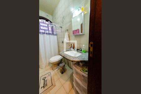Banheiro de casa à venda com 6 quartos, 341m² em Carlos Prates, Belo Horizonte
