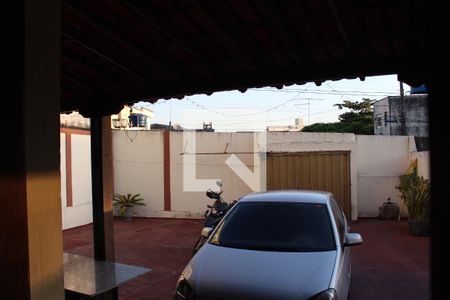 Vista sala de casa à venda com 5 quartos, 400m² em Jardim Bandeirantes, Contagem