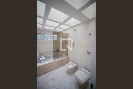 Casa à venda com 596m², 4 quartos e 10 vagas Casa à venda com 596m², 4 quartos e 10 vagasSuite 1