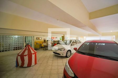 Casa à venda com 596m², 4 quartos e 10 vagas Casa à venda com 596m², 4 quartos e 10 vagasGaragem