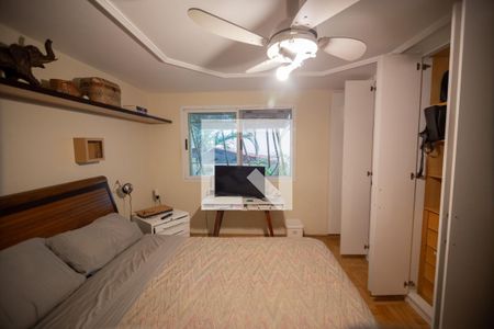 Casa à venda com 596m², 4 quartos e 10 vagas Casa à venda com 596m², 4 quartos e 10 vagasQuarto 2