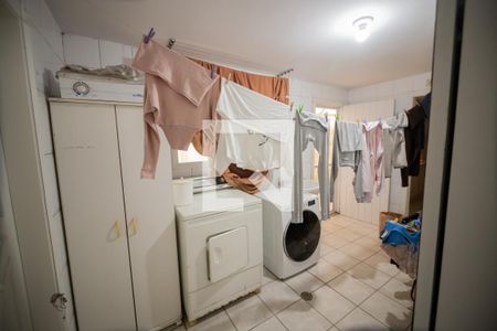 Casa à venda com 596m², 4 quartos e 10 vagas Casa à venda com 596m², 4 quartos e 10 vagasLavanderia Interna