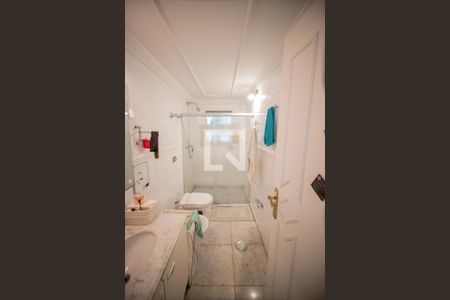 Casa à venda com 596m², 4 quartos e 10 vagas Casa à venda com 596m², 4 quartos e 10 vagasBanheiro Social