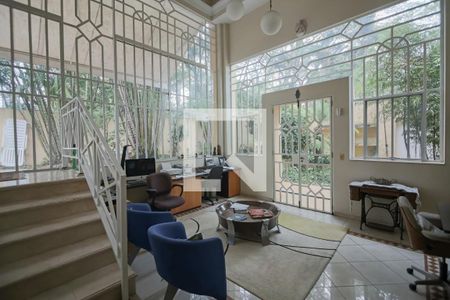 Casa à venda com 596m², 4 quartos e 10 vagas Casa à venda com 596m², 4 quartos e 10 vagasSala