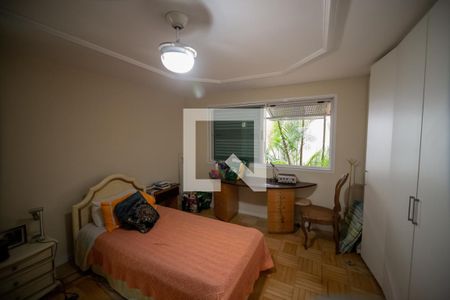 Casa à venda com 596m², 4 quartos e 10 vagas Casa à venda com 596m², 4 quartos e 10 vagasQuarto 3