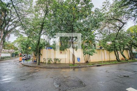 Casa à venda com 596m², 4 quartos e 10 vagas Casa à venda com 596m², 4 quartos e 10 vagasFachada Casa