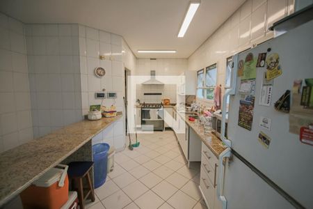 Casa à venda com 596m², 4 quartos e 10 vagas Casa à venda com 596m², 4 quartos e 10 vagasCozinha