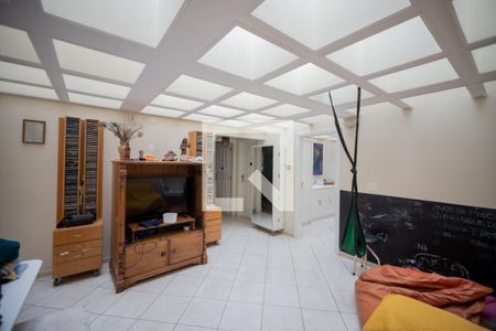 Casa à venda com 596m², 4 quartos e 10 vagas Casa à venda com 596m², 4 quartos e 10 vagasSala Entre Quartos