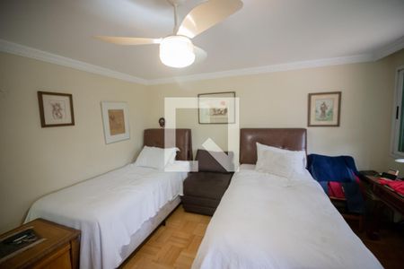 Casa à venda com 596m², 4 quartos e 10 vagas Casa à venda com 596m², 4 quartos e 10 vagasSuite 1