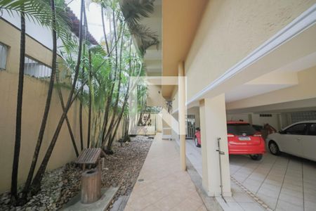 Casa à venda com 596m², 4 quartos e 10 vagas Casa à venda com 596m², 4 quartos e 10 vagasQuintal e Jardim