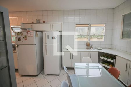 Casa à venda com 596m², 4 quartos e 10 vagas Casa à venda com 596m², 4 quartos e 10 vagasCozinha